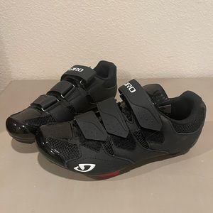 Giro cycling shoes with clips for Peloton